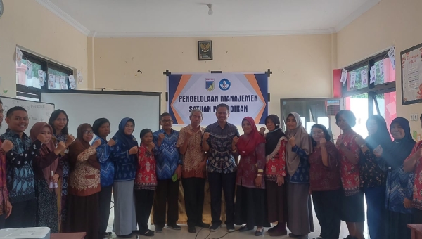 Workshop Pengelolaan Manajemen Satuan Pendidikan di SLB Porame